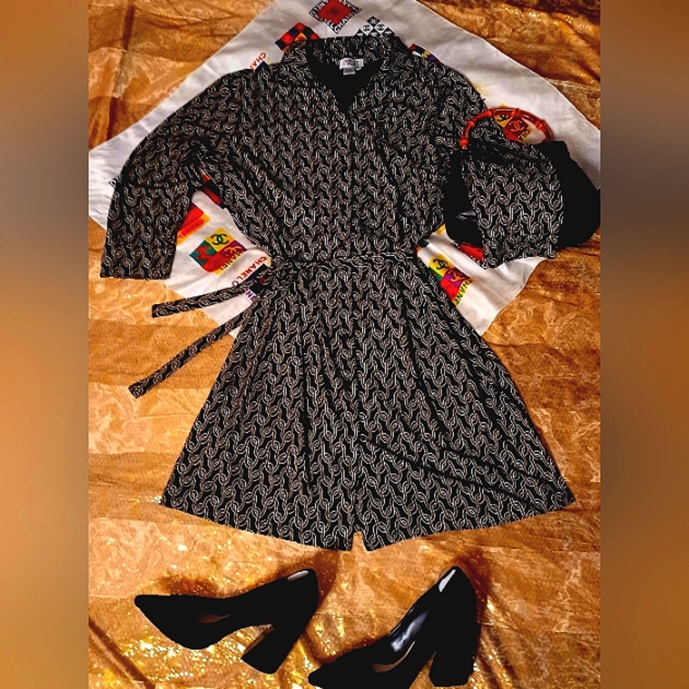 3X Style&Co Collection Woman/ Macy's. Black and beige pattern belted dress.